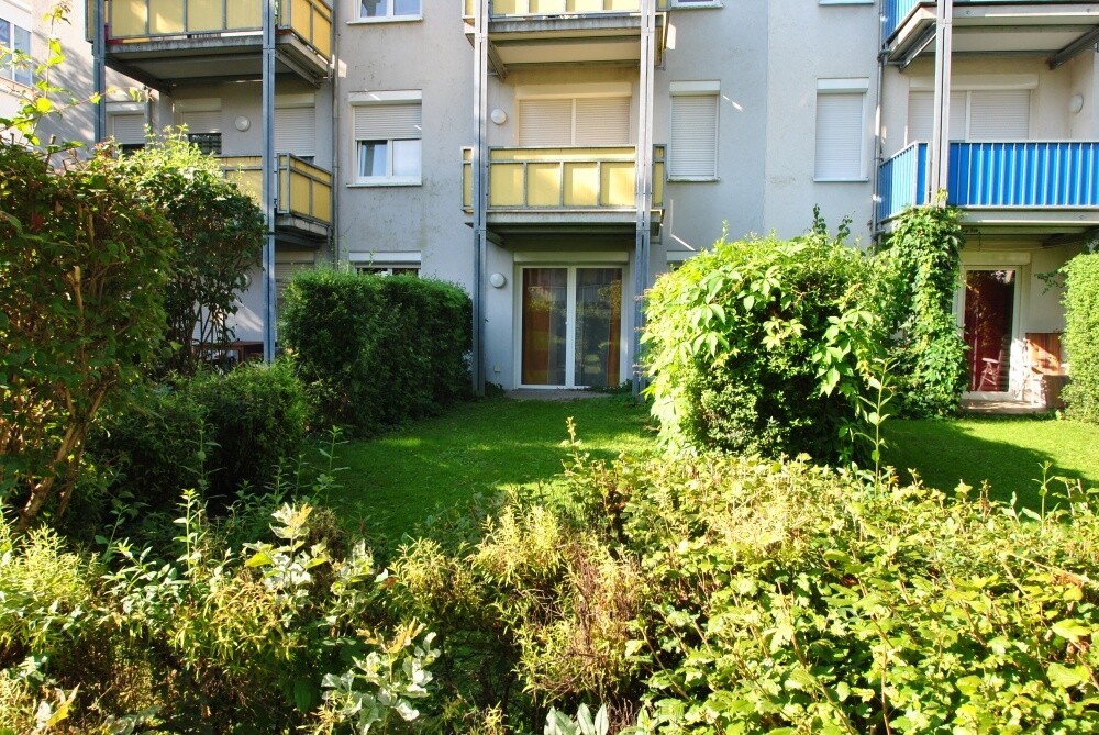 Garten mit Terrasse Nord/Ost Ansicht