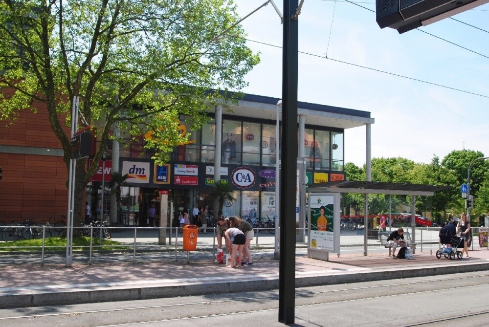 "ZO" Shopping/Sportcenter 50m vor der Türe