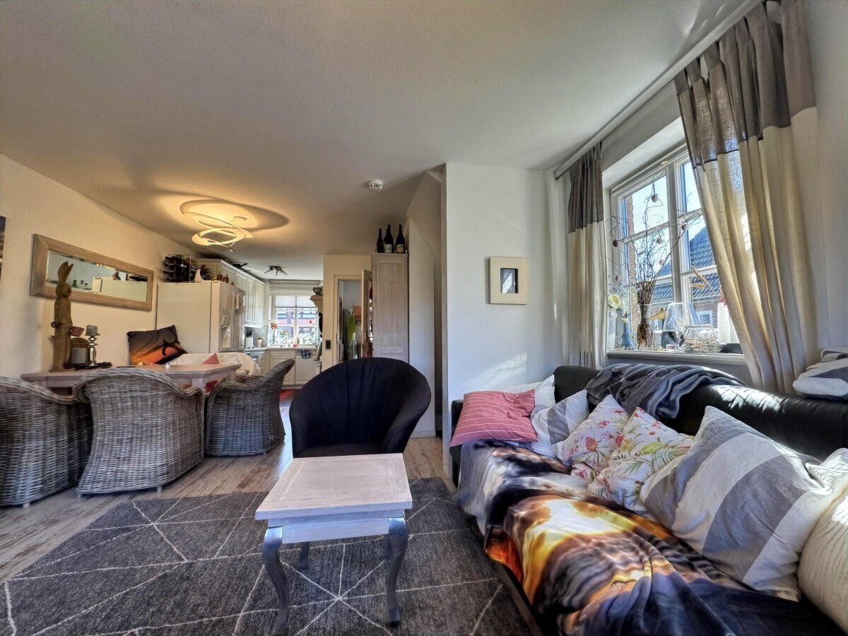 14-1663 Wohnzimmer Küche