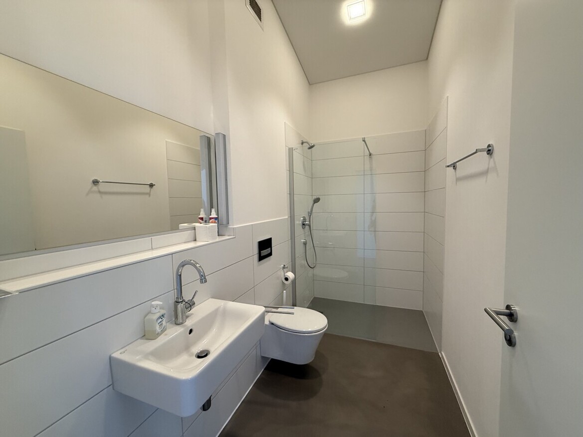 DG Dusche Gast