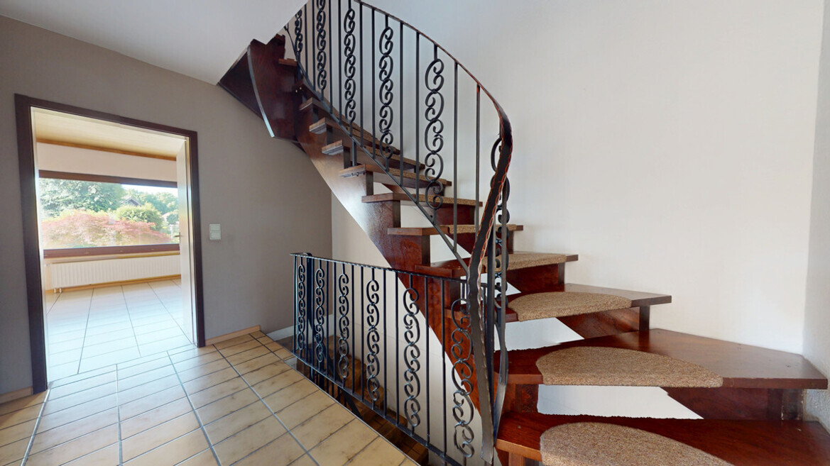 Treppe zum 1. OG