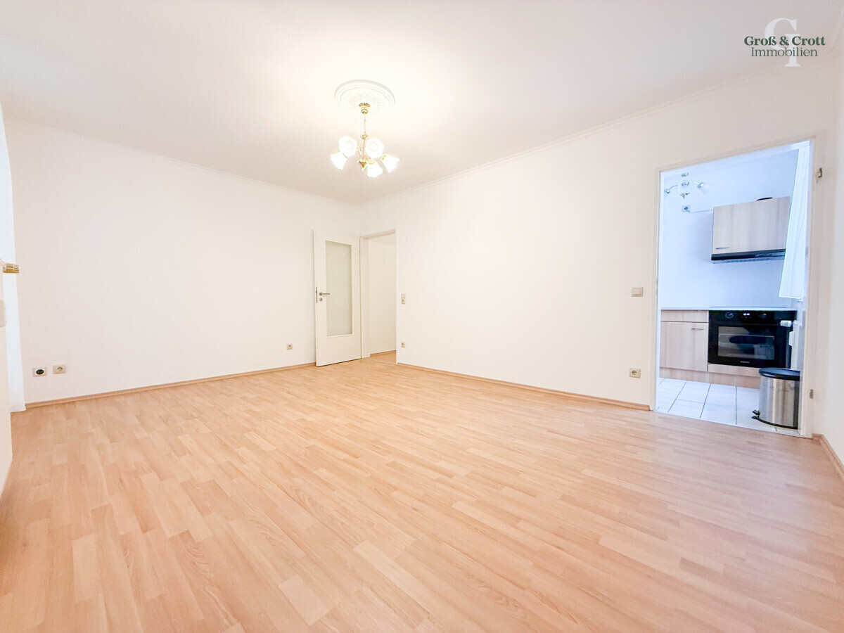 Renovierte, moderne 2-Zimmer-Wohnung in gefragter Lage mit EBK, Wintergarten & überdachter Terrasse - Photo 2