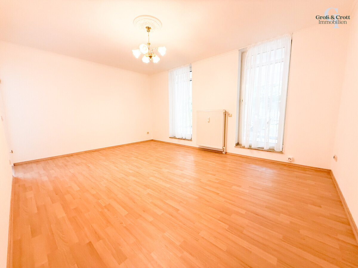Renovierte, moderne 2-Zimmer-Wohnung in gefragter Lage mit EBK, Wintergarten & überdachter Terrasse - Photo 1
