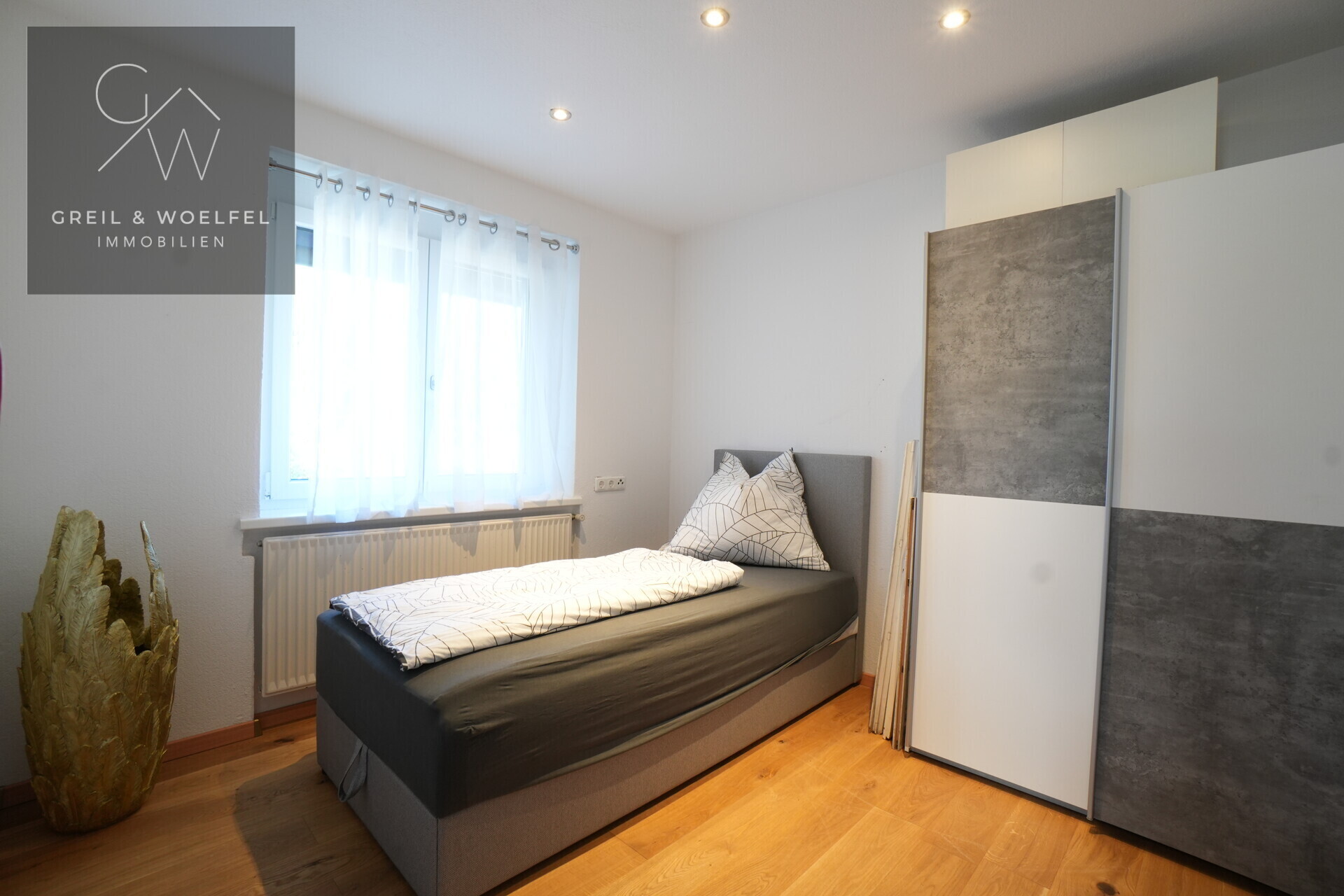 Schlafzimmer 1
