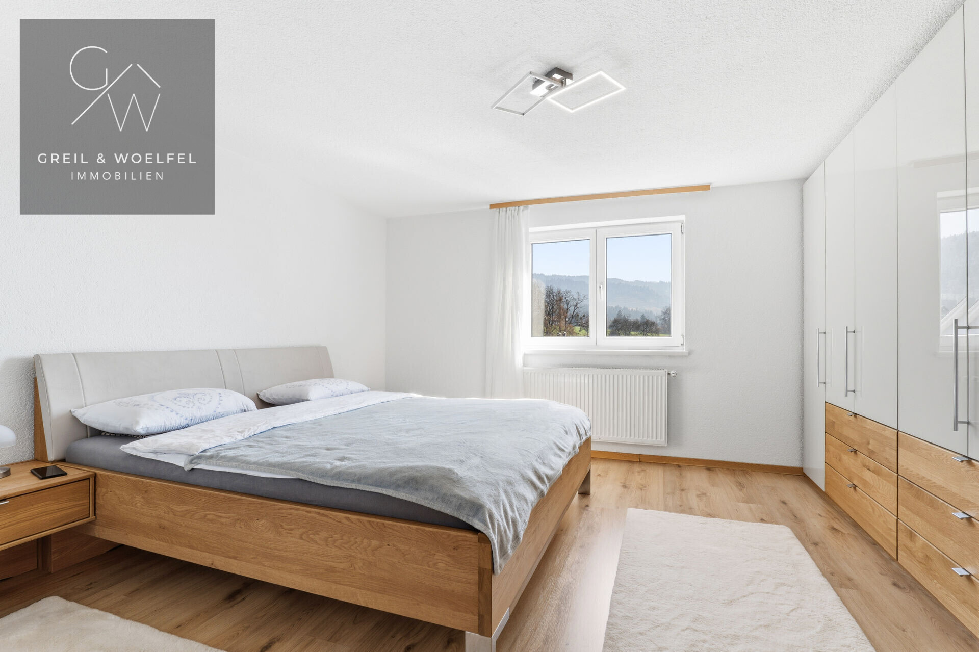 Schlafzimmer 1