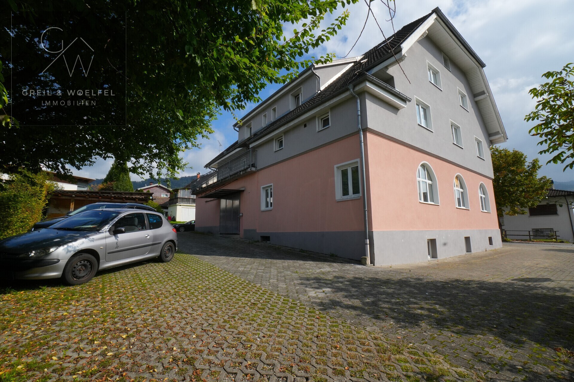Zufahrt und Parken
