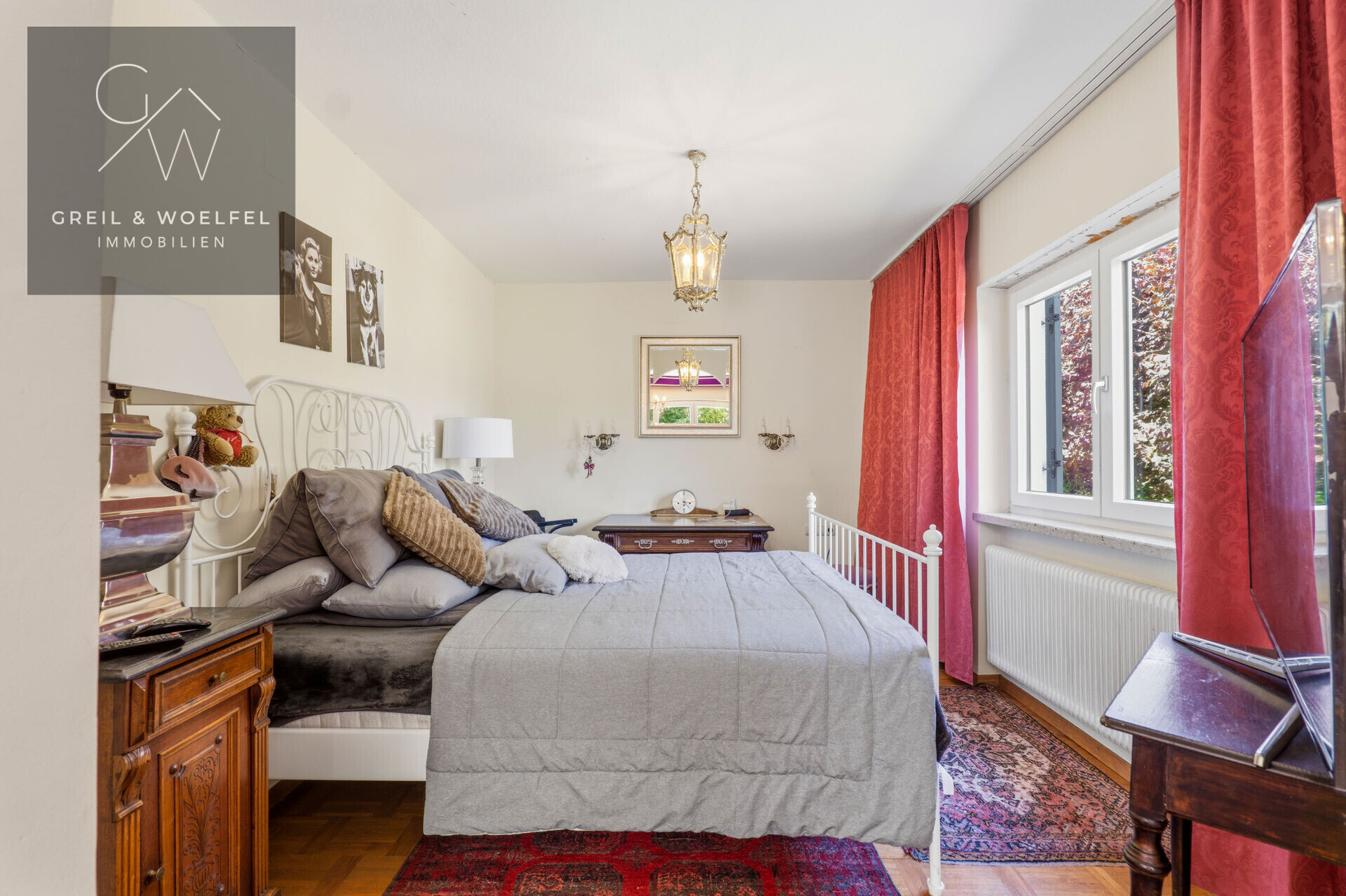 Schlafzimmer 1