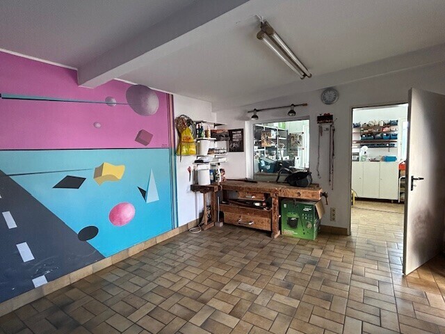 Garage links innen-1