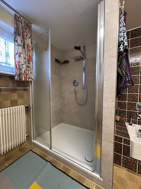 Keller Bad Dusche