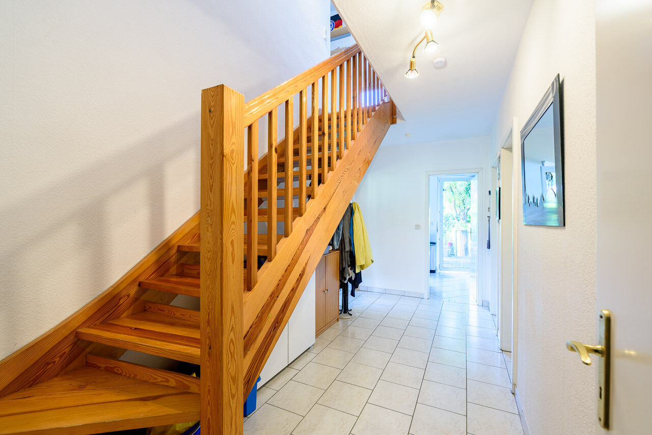 Treppe ins Obergeschoss