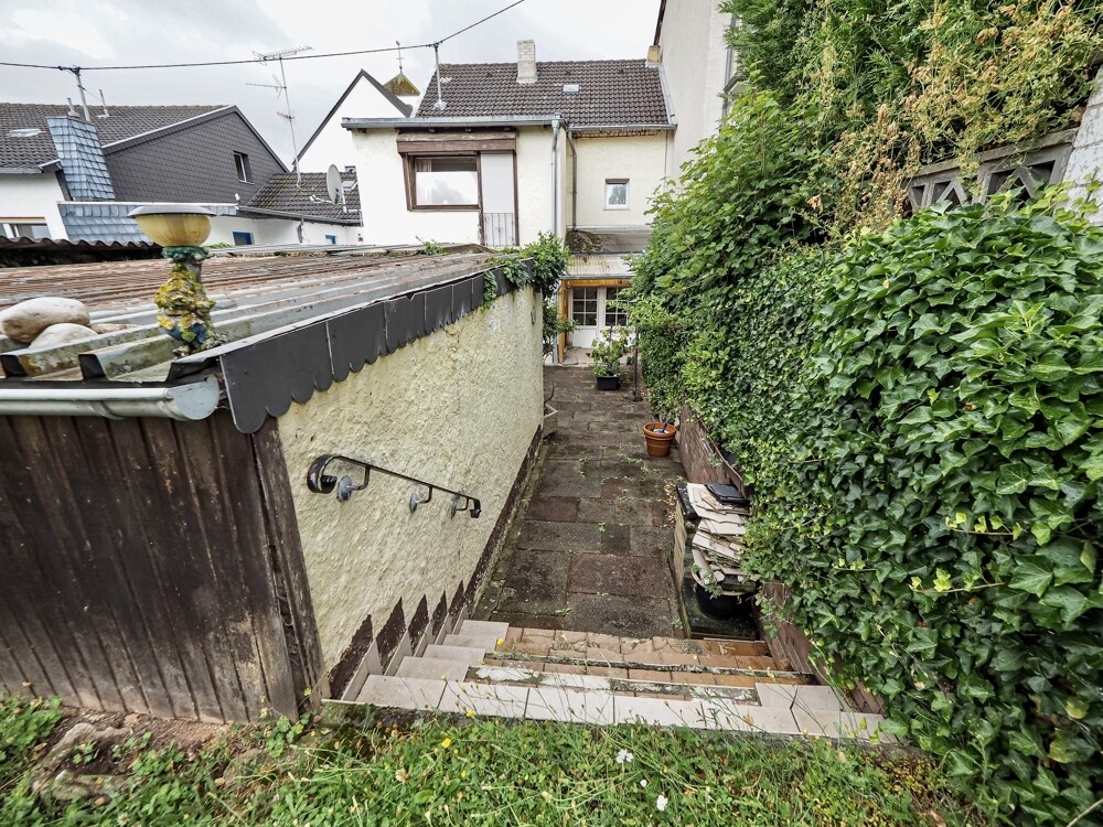 Weg in den Garten
