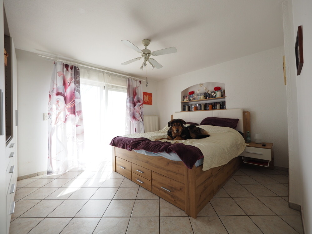 Schlafzimmer 1