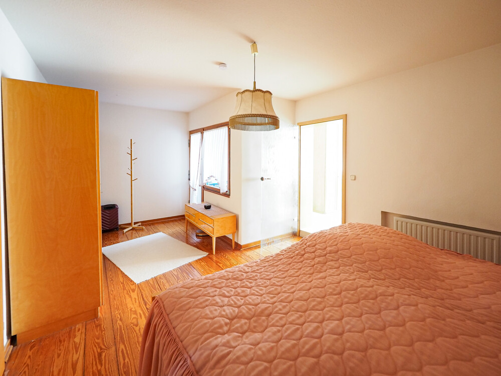 Schlafzimmer 1