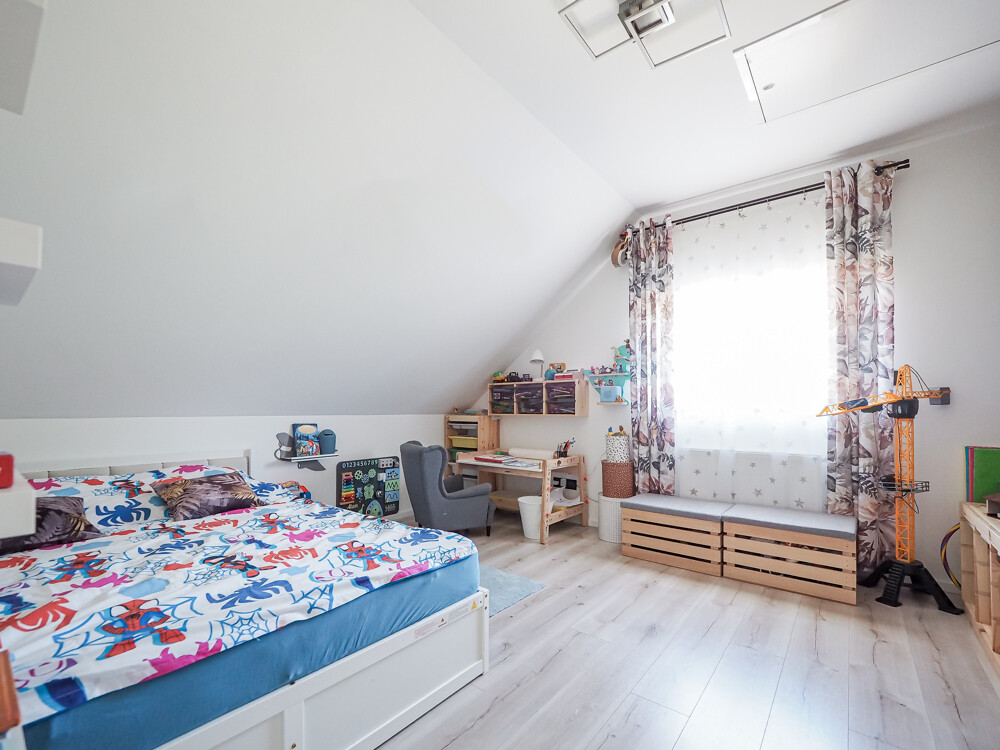 Schlafzimmer 1