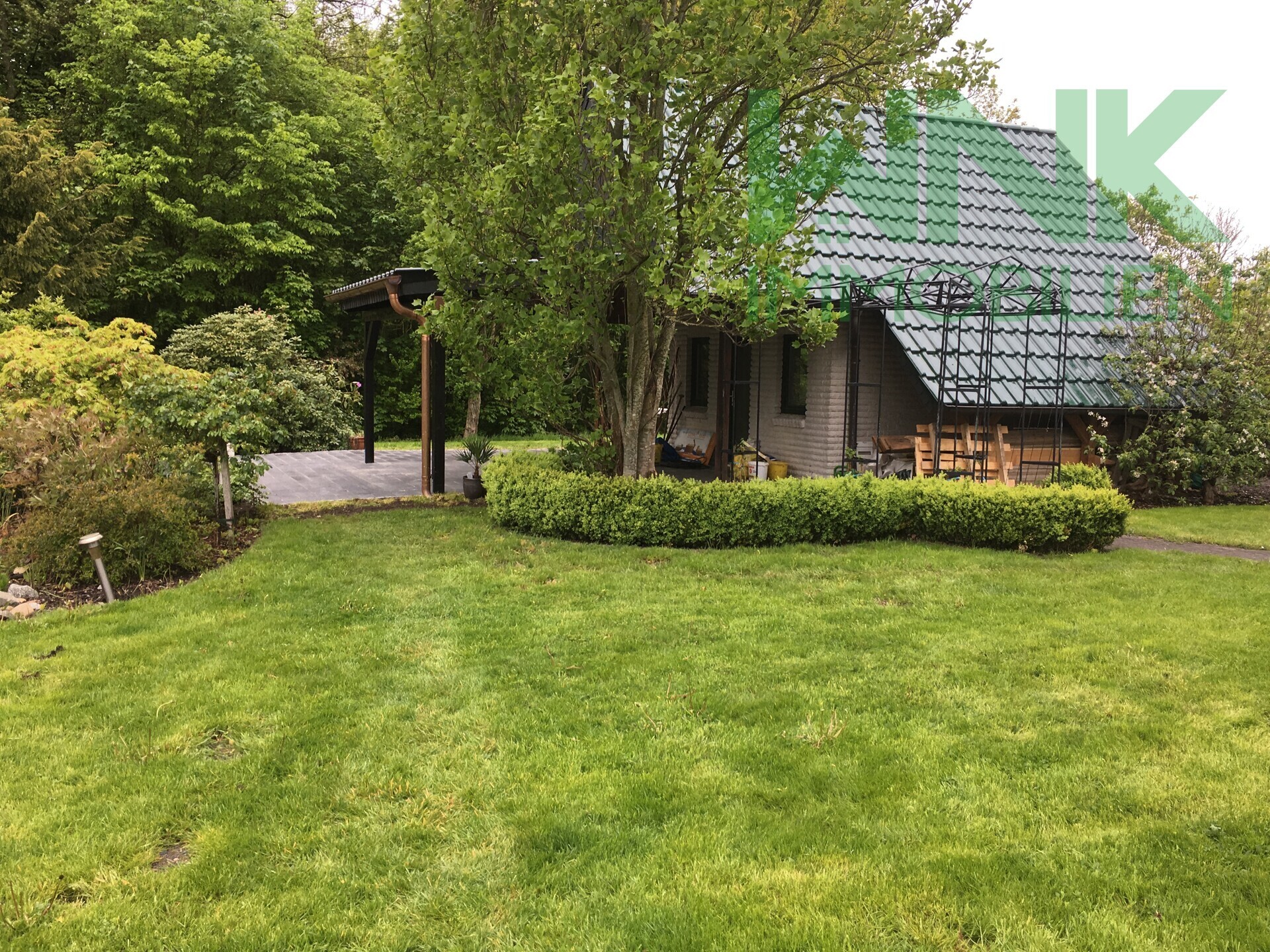 Blick auf das Nebengebäude