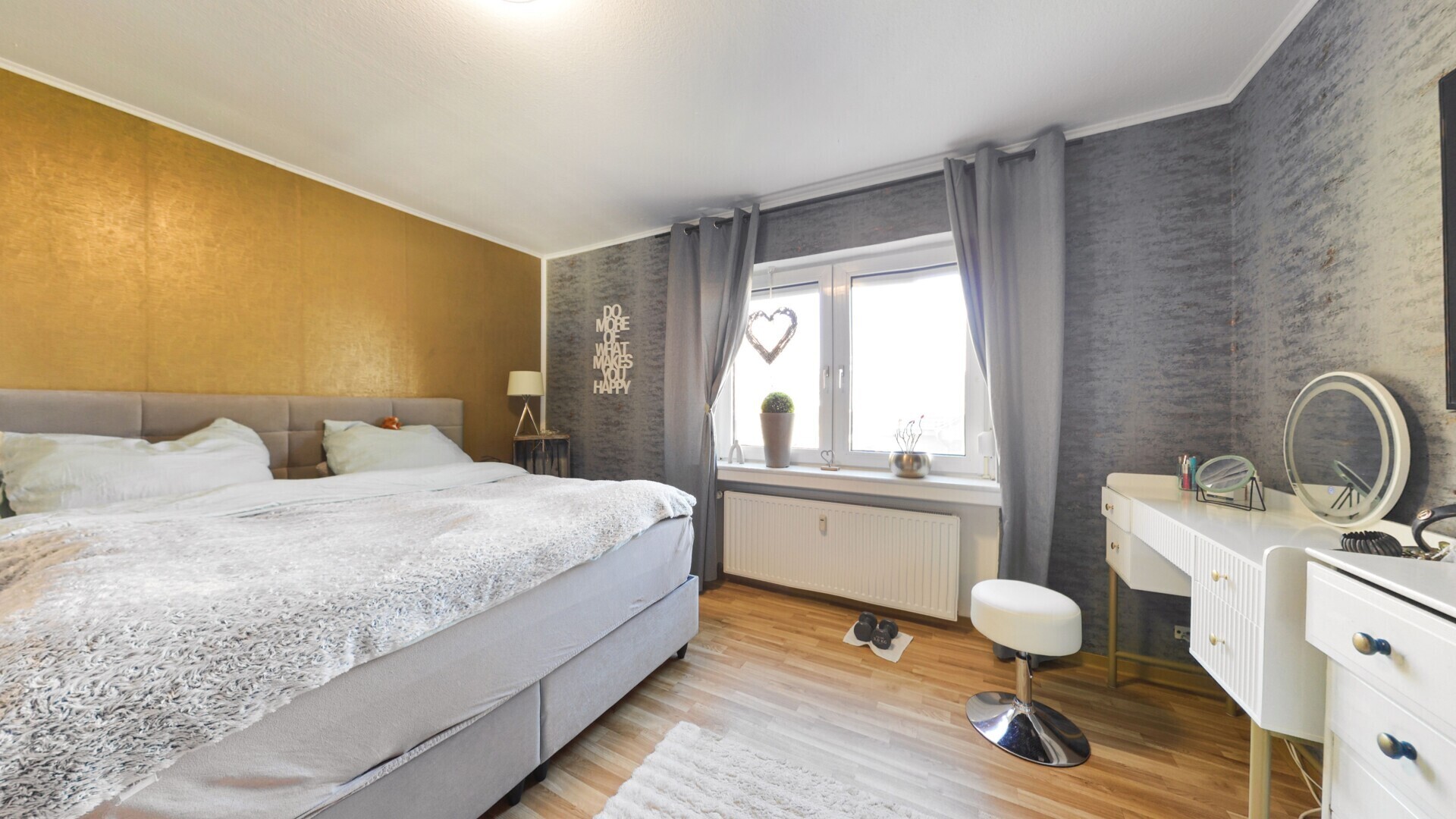 OG links Schlafzimmer