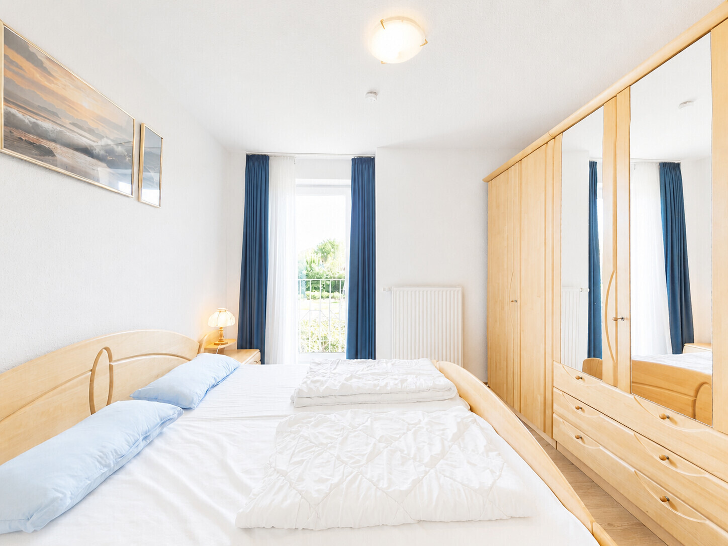 Freundliches Schlafzimmer für erholsame Nächte