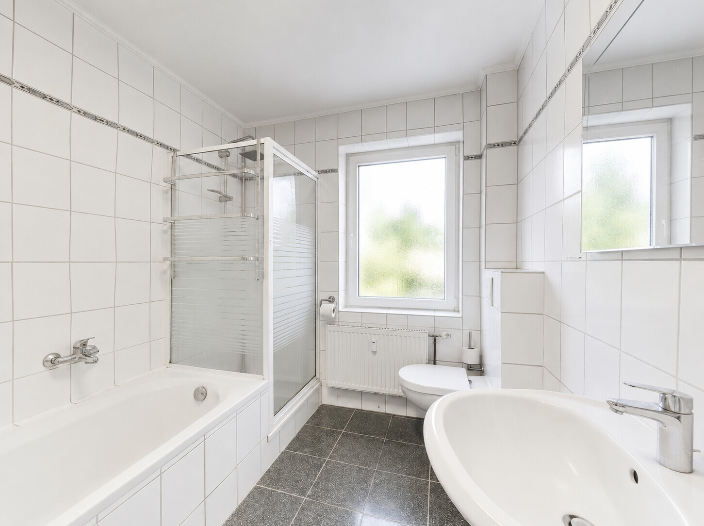 Wohnung EG großzügiges Bad