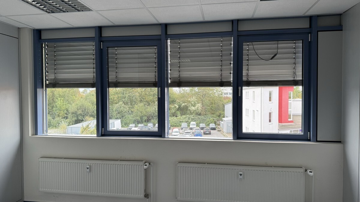 alle Räume mit Außenjalousie