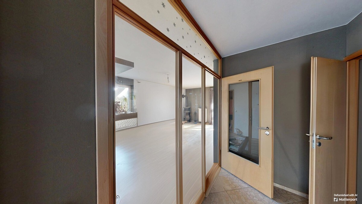 Flur mit Blick ins Wohnzimmer