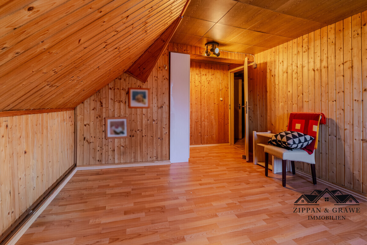 Schlafzimmer 1 DG