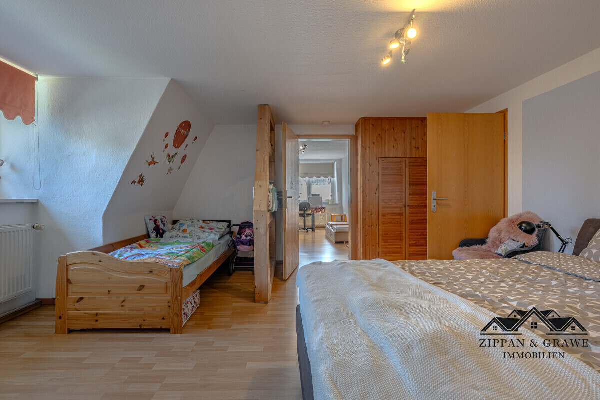 Schlafzimmer DG
