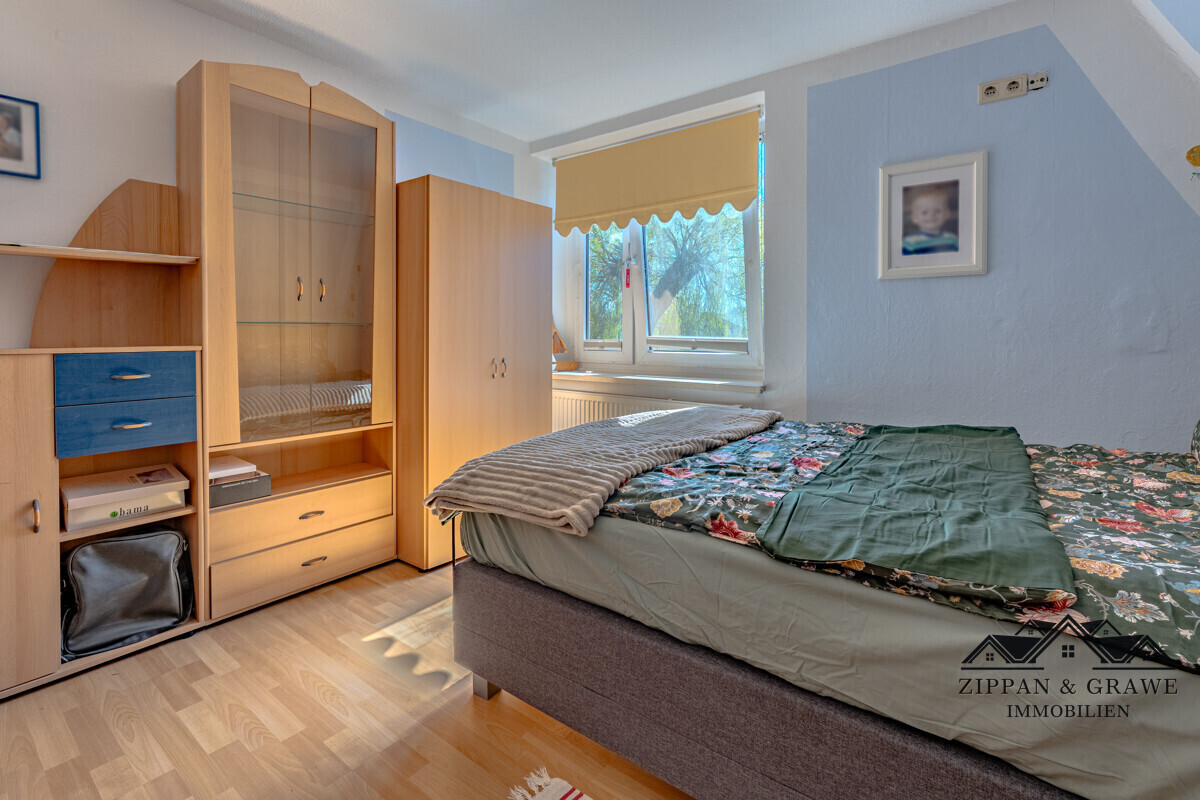Schlafzimmer 2 DG