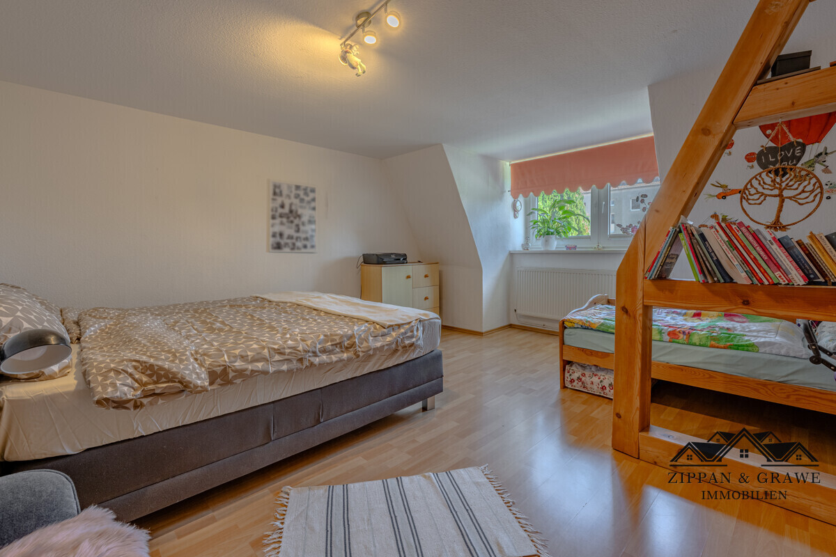 Schlafzimmer DG