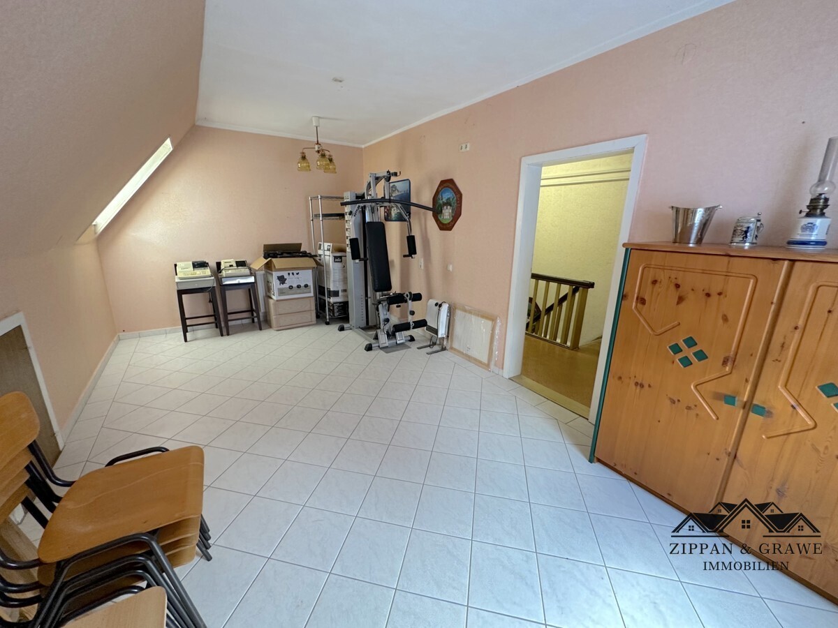 Zimmer/Büro Dachgeschoss