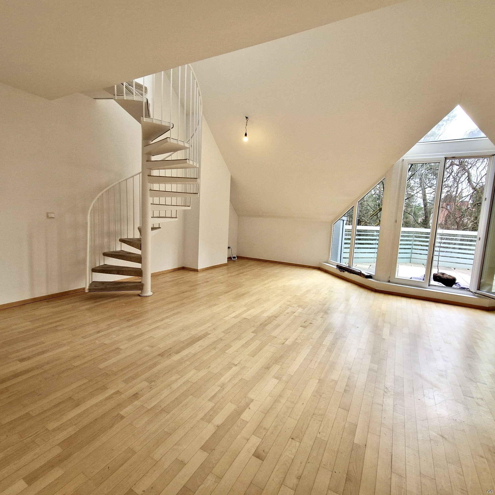 schönes Wohn-Eßzimmer