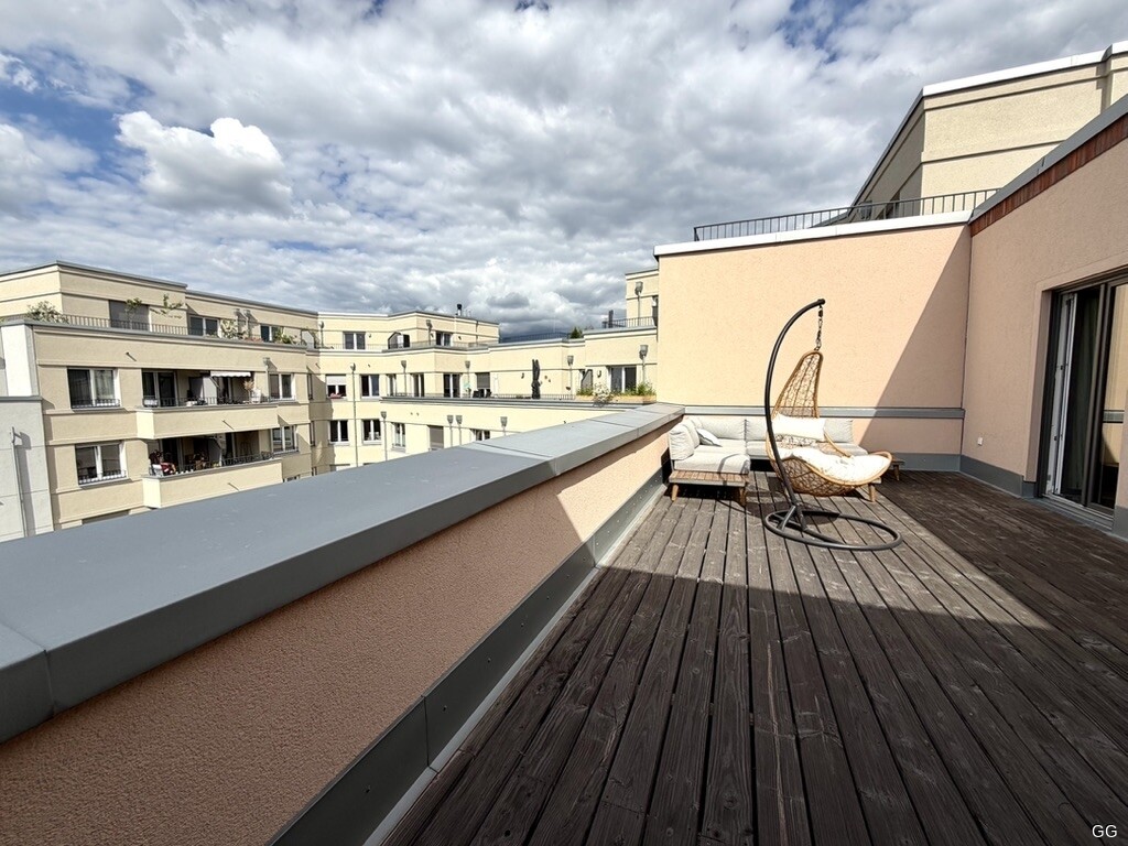 großzügige Dachterrasse