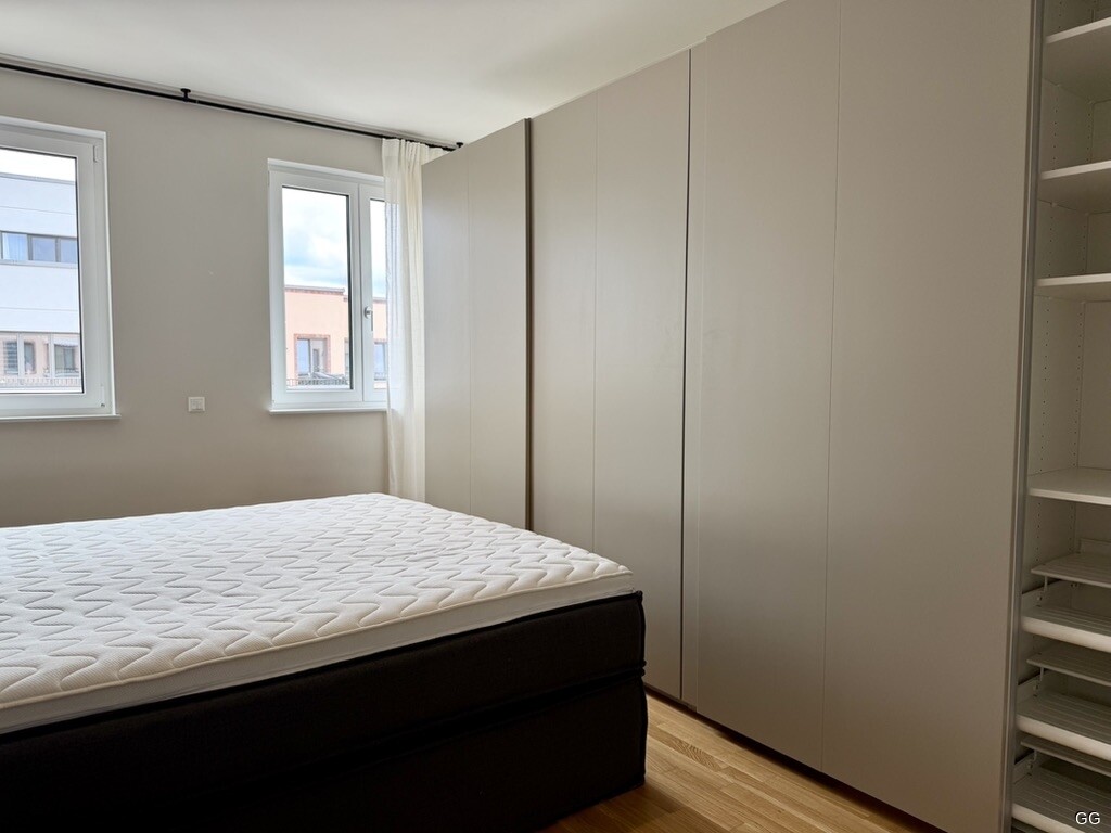 Schlafzimmer mit Wandschrank