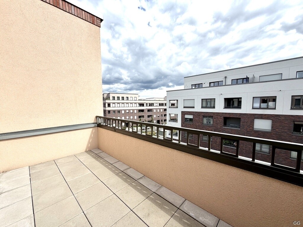 Balkon zur Strasse