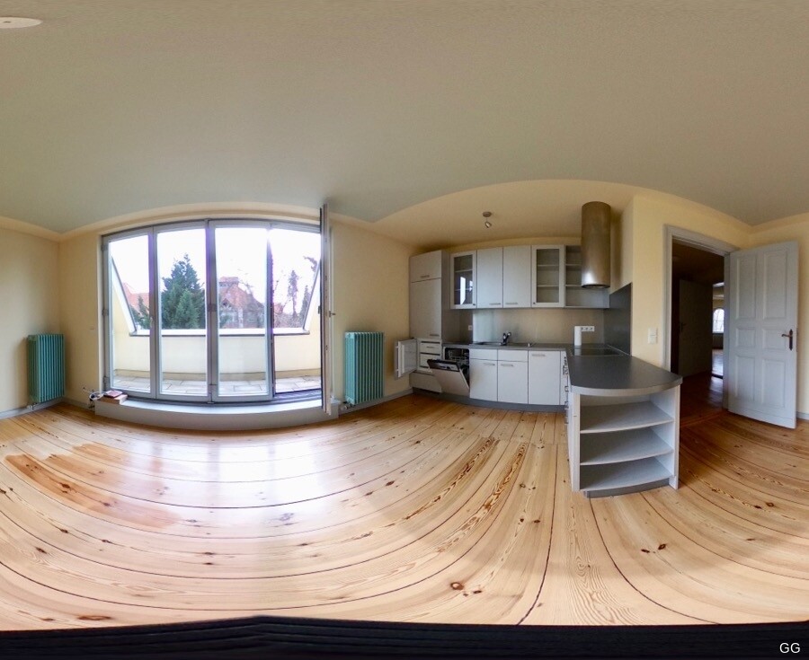 Küche mit Zugang zur Dachterrasse