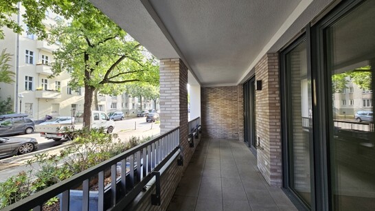 Große Loggia in südlicher Ausrichtung