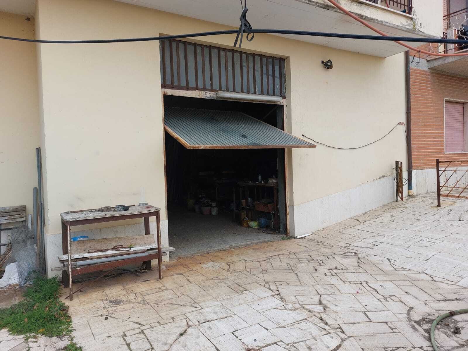 entrata da cortile condominiale