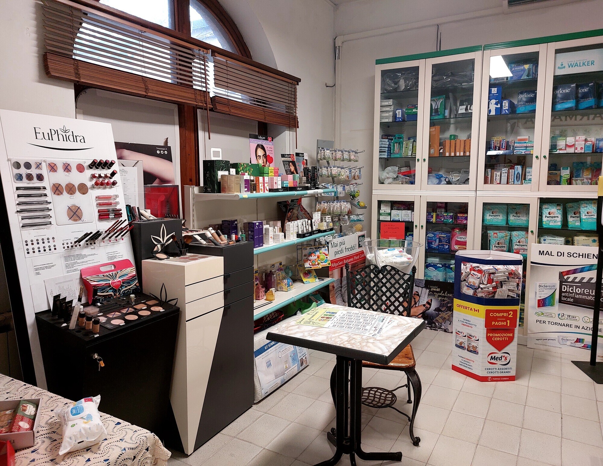 locale esposizione