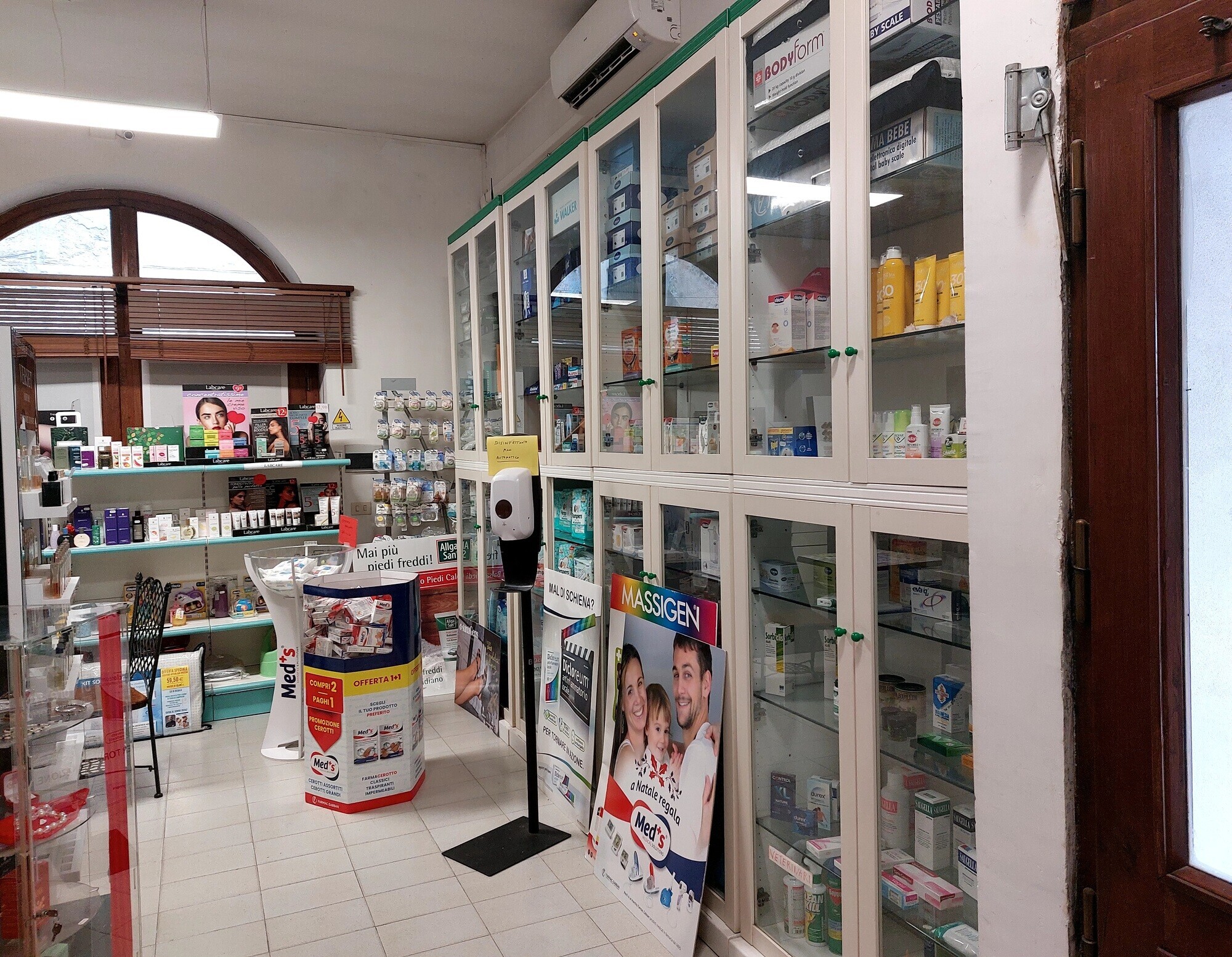 locale esposizione