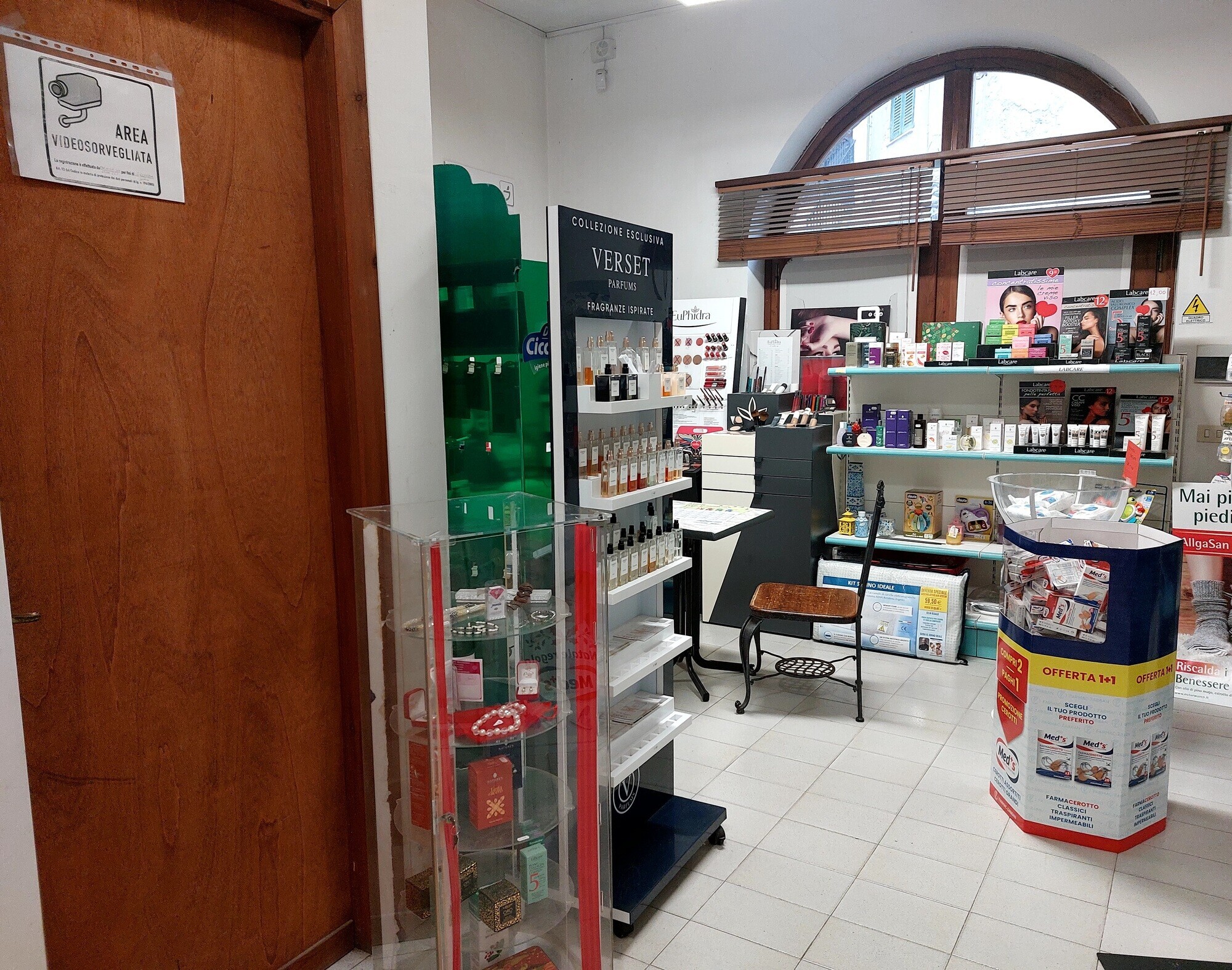 locale esposizione