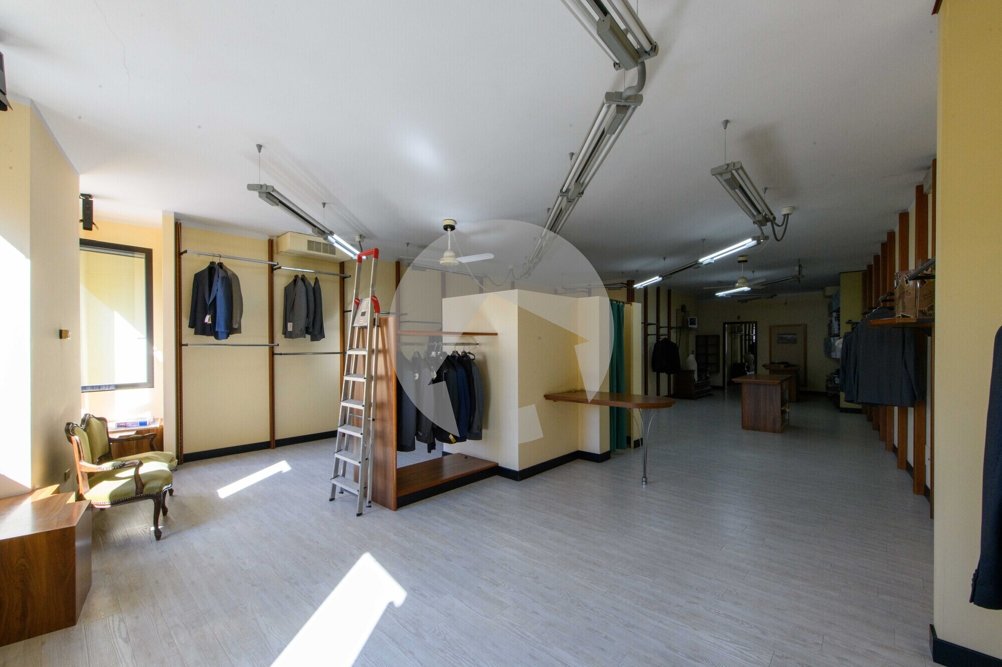 SHOWROOM
