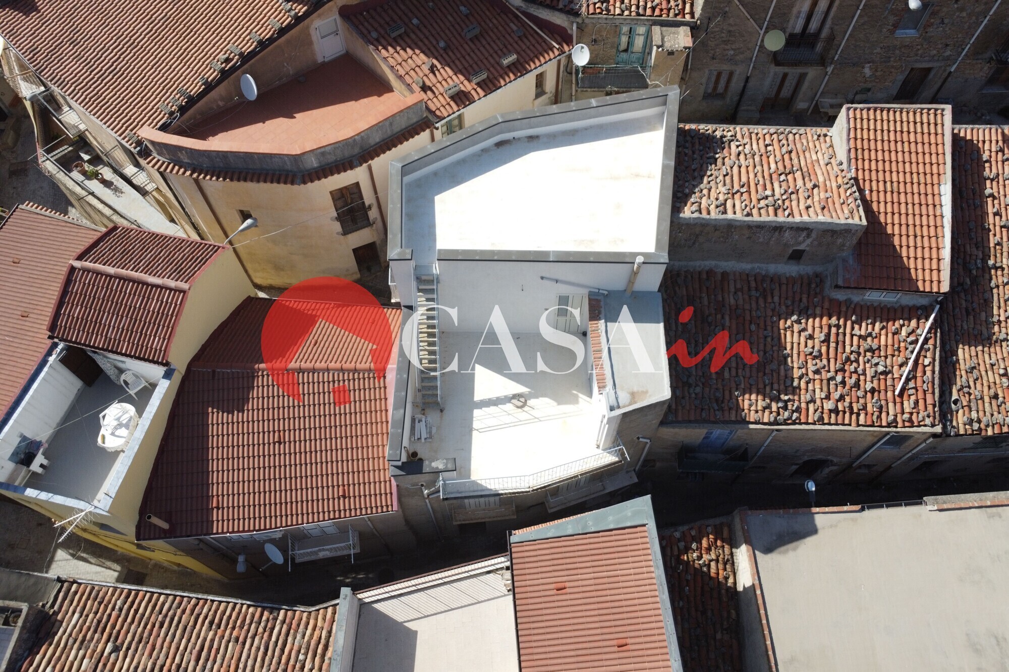 Vista aerea (immobile chiaro)