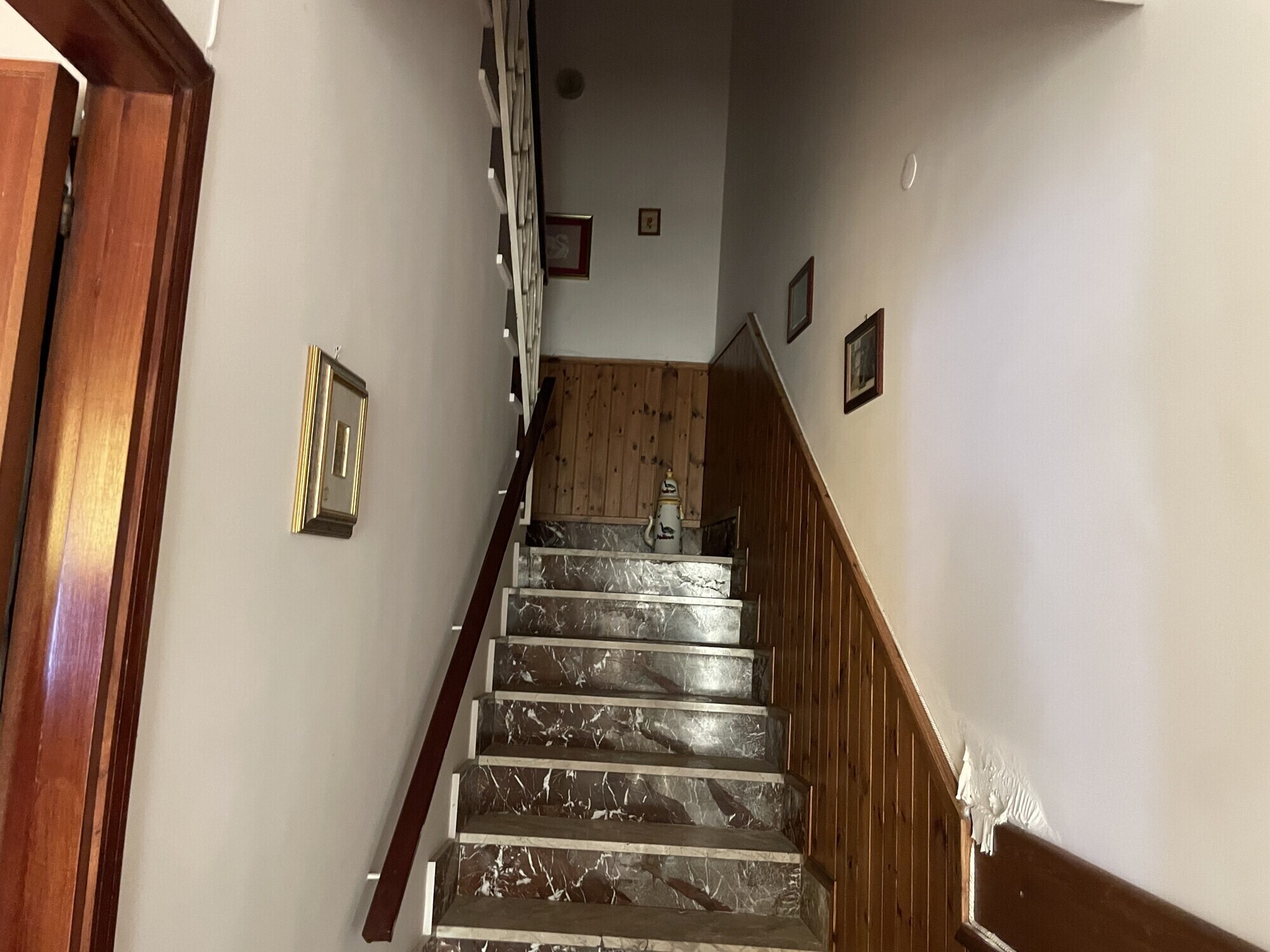 Scala che conduce al piano primo