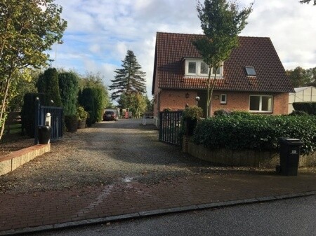 Grundstückseinfahrt