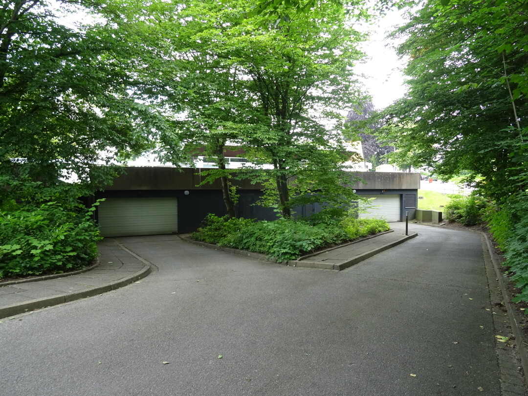 Tiefgarage Ein-/Ausfahrt