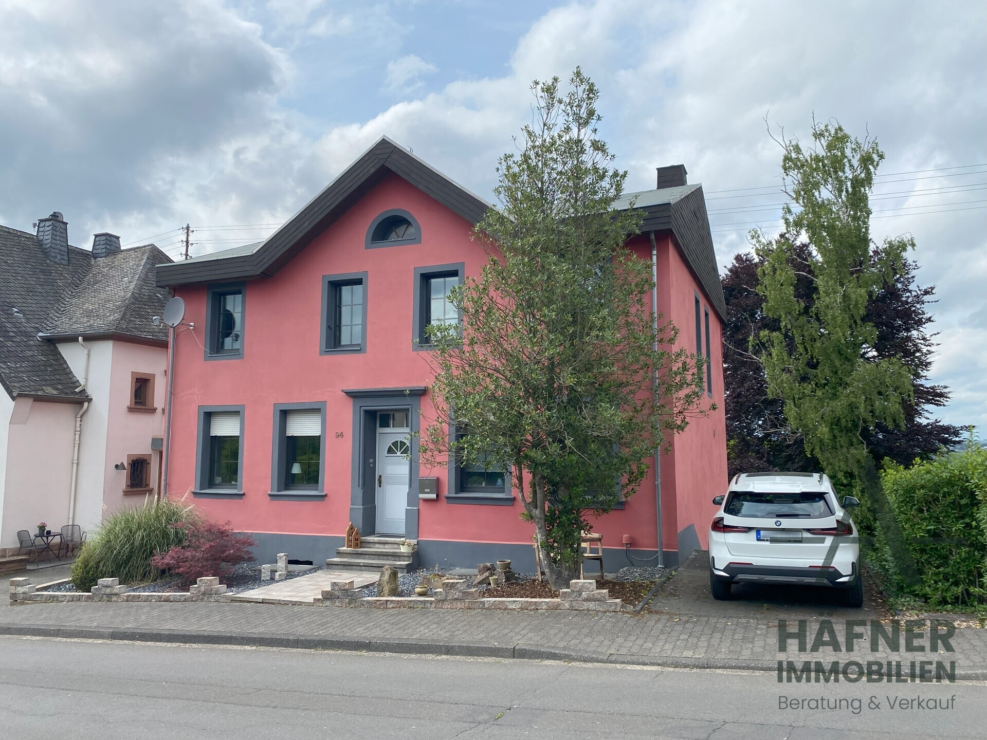 Straßenansicht