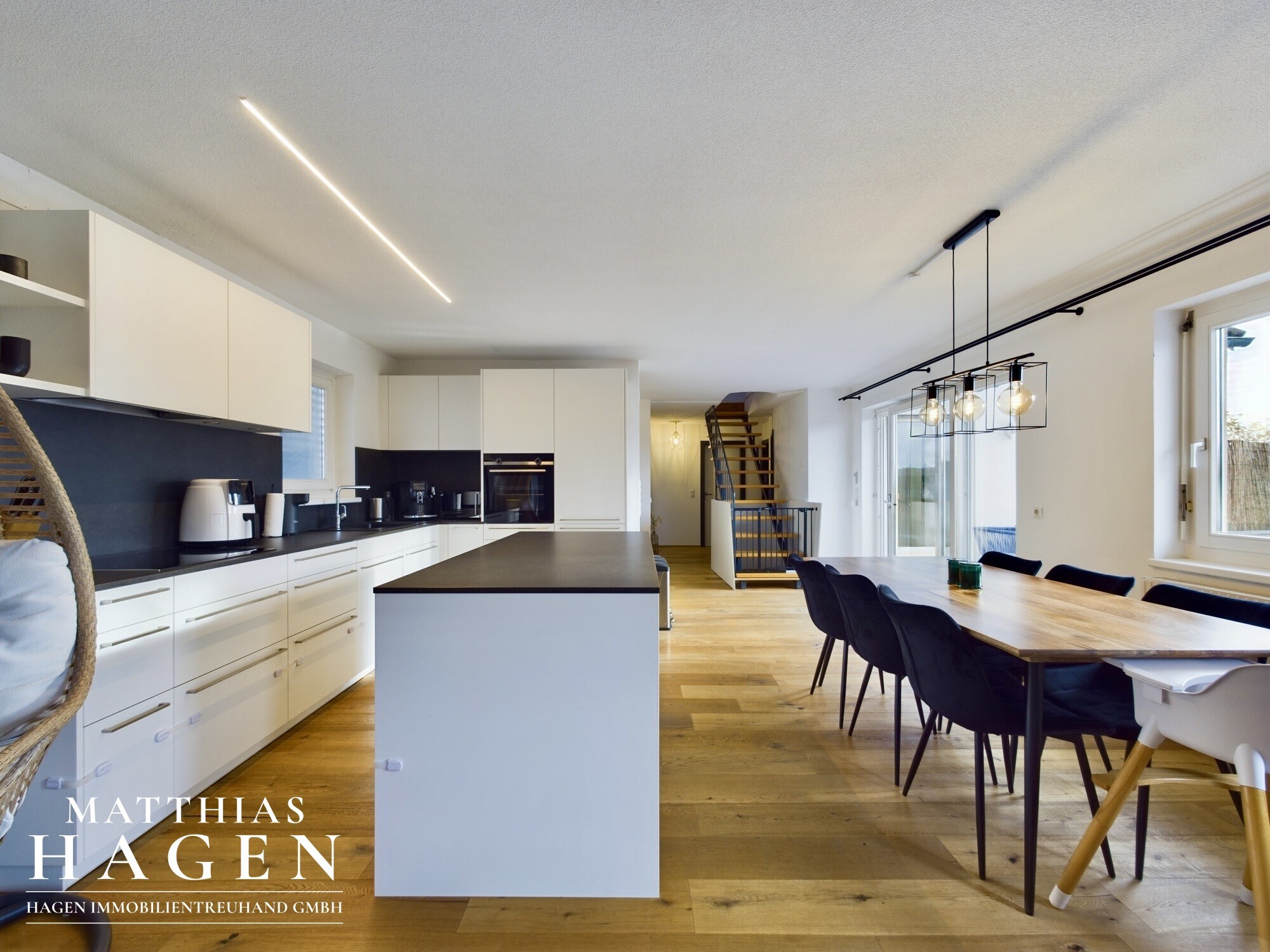 Küche mit Essbereich