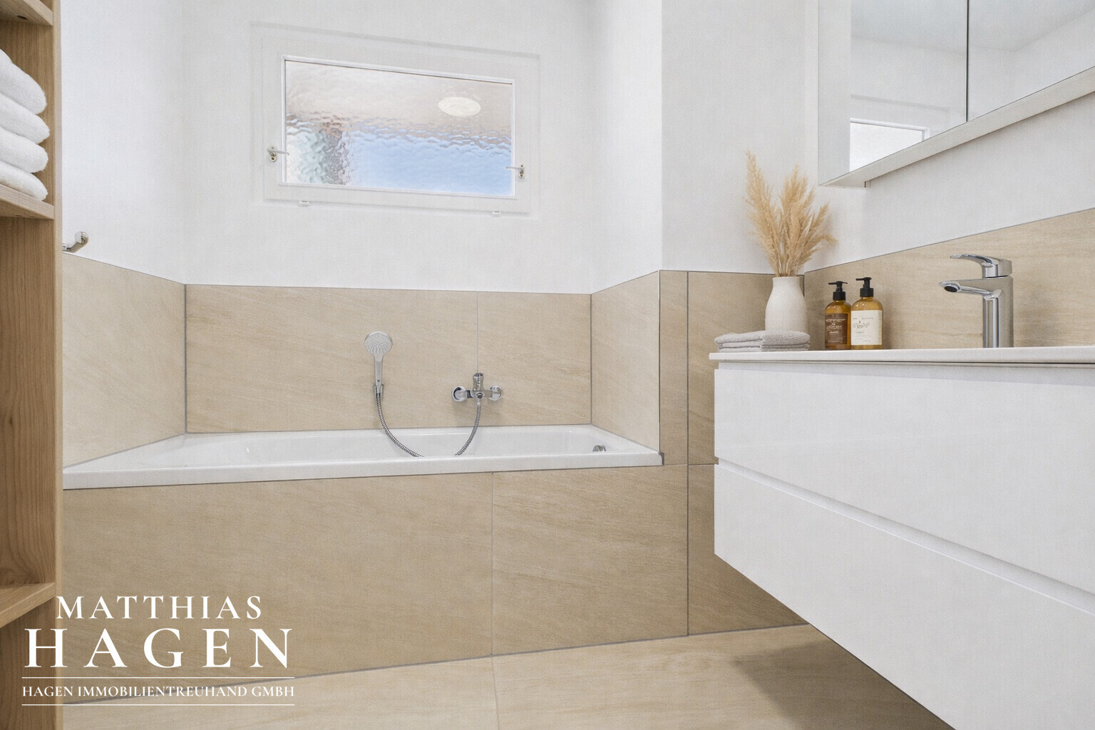 Badezimmer mit Einrichtungsvorschlag