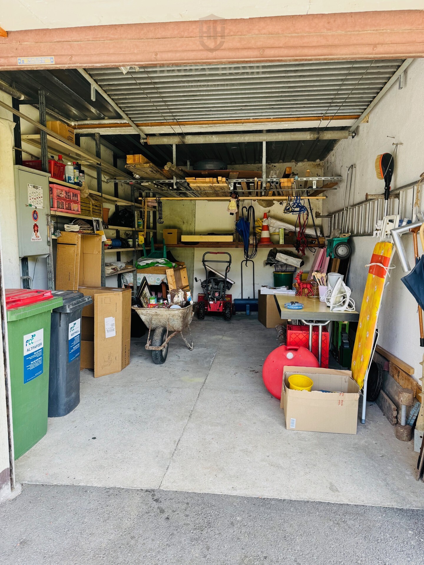 Nebengebäude Garage