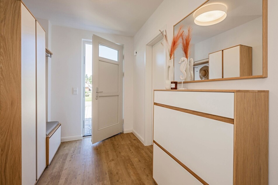 Eingangsbereich mit Garderobe ...