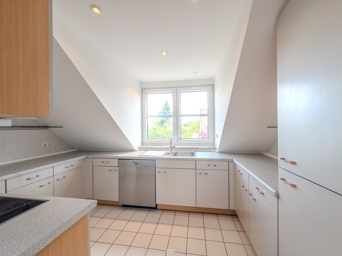 Kronberg - Schicke Dachwohnung-09